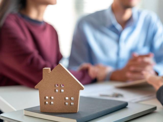 <p>Юридическое сопровождение</p>
<p>Мы подготовим все необходимые документы для заключения соглашения.</p>