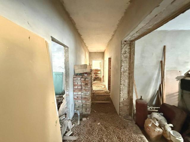 Продам 5ком дом под ремонт в г.Переяслав.