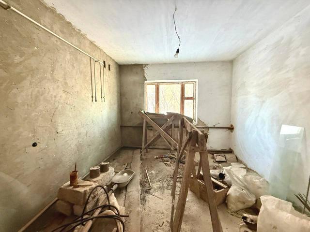 Продам 5ком дом под ремонт в г.Переяслав.