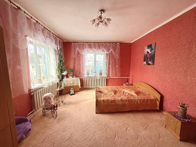 Продам 5 ком дома в поселке Барышевка